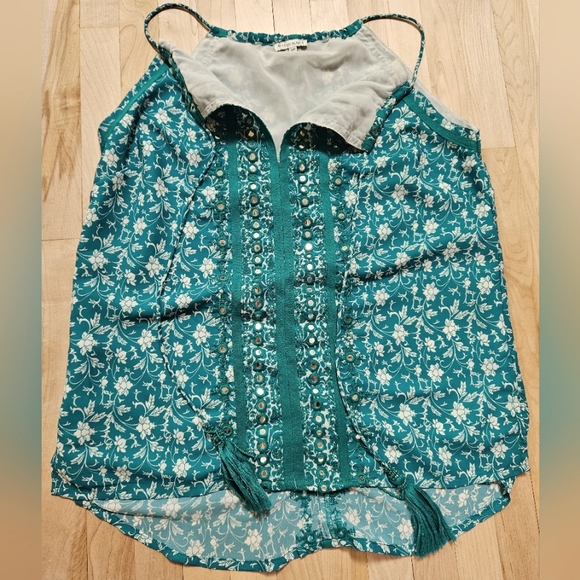 Sleeveless blouse with Adjustable Straps And Decorative mirrors - Picture 1 of 11